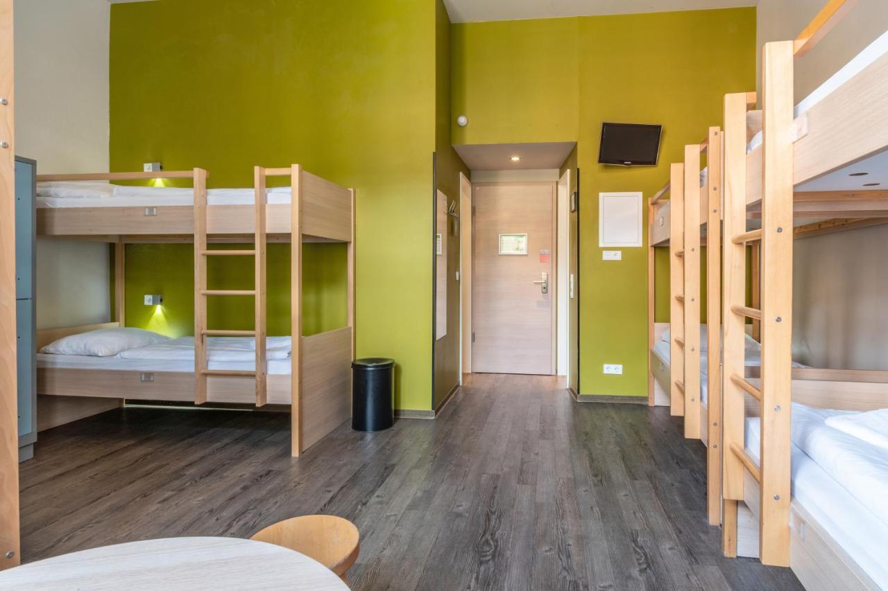 Meininger Hotel Berlin Mitte Esterno foto