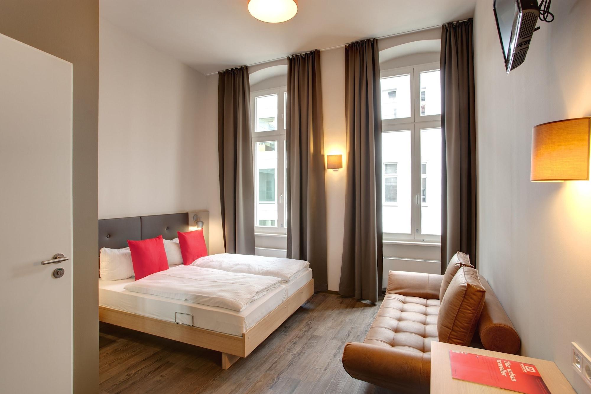 Meininger Hotel Berlin Mitte Esterno foto