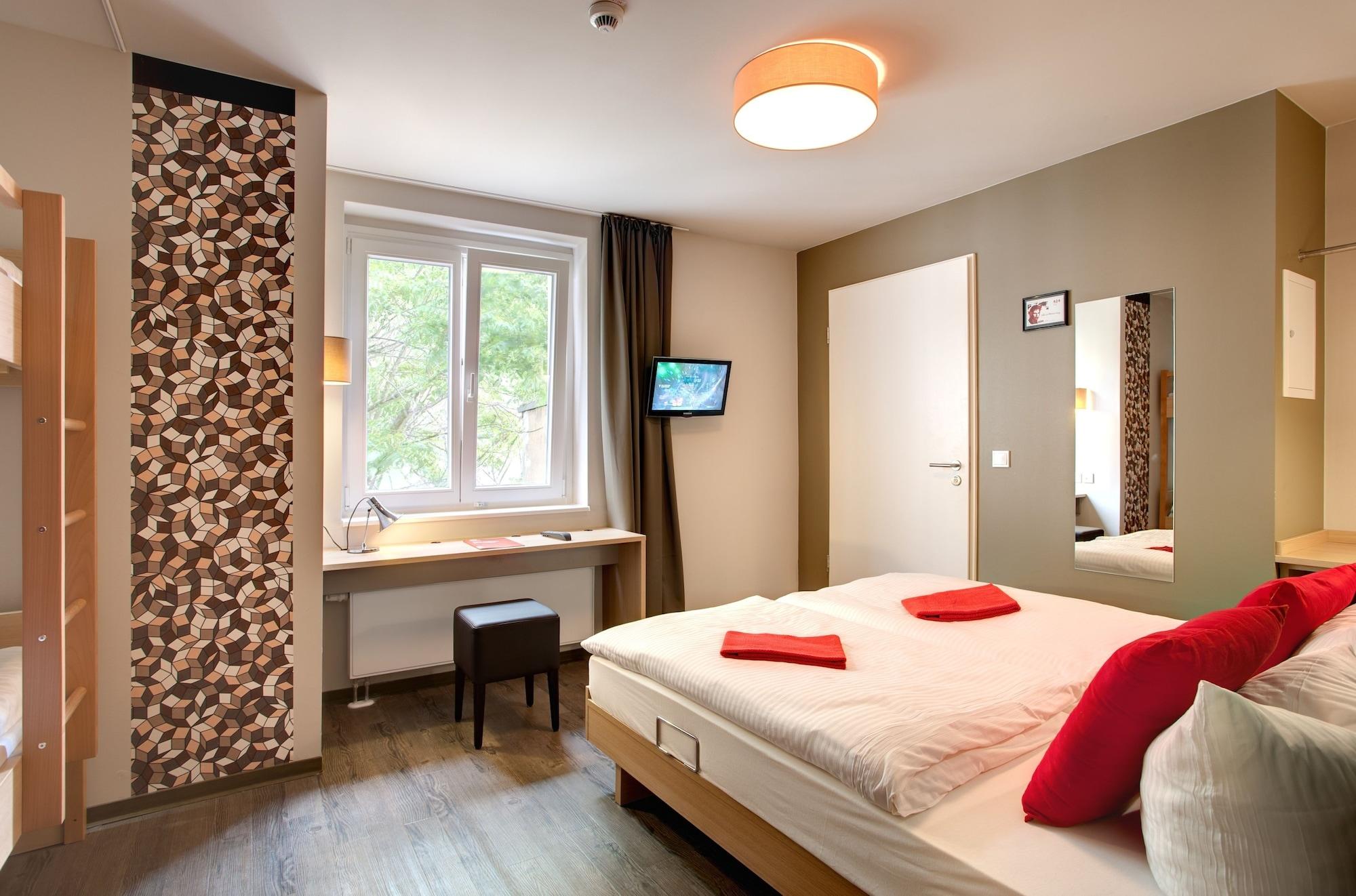 Meininger Hotel Berlin Mitte Esterno foto