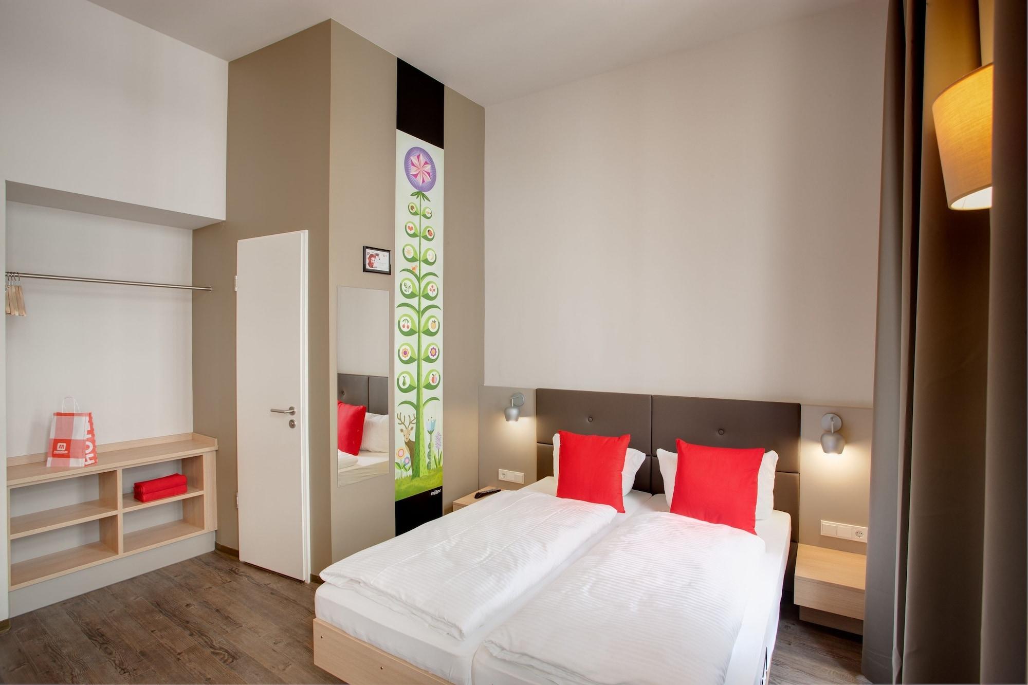 Meininger Hotel Berlin Mitte Esterno foto