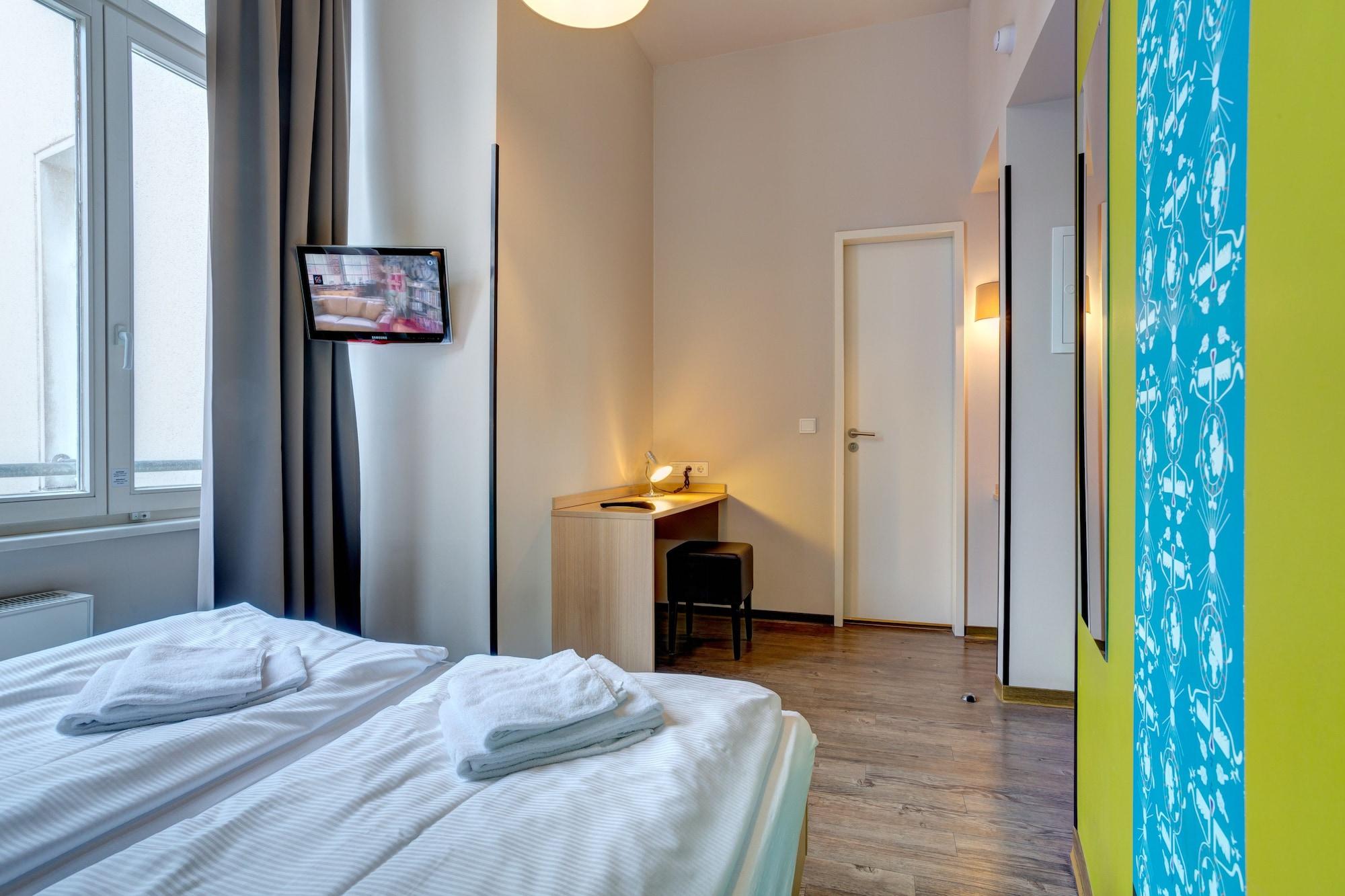 Meininger Hotel Berlin Mitte Esterno foto