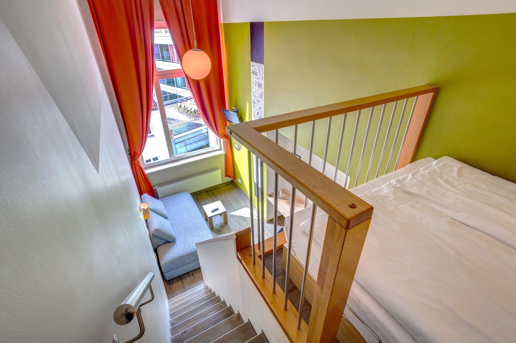 Meininger Hotel Berlin Mitte Esterno foto