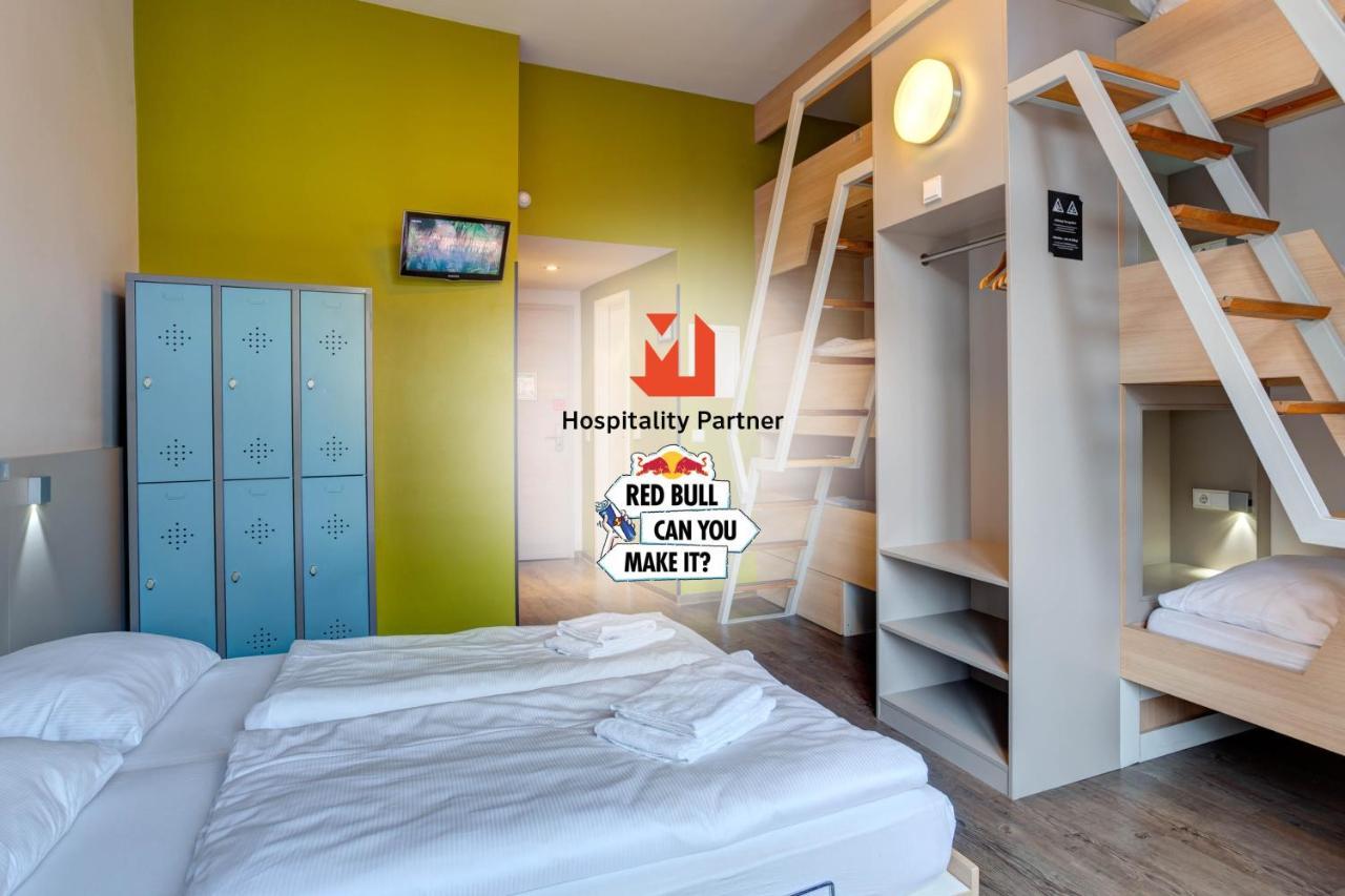Meininger Hotel Berlin Mitte Esterno foto