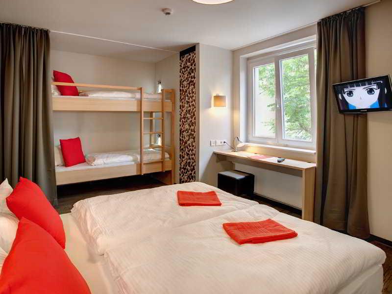 Meininger Hotel Berlin Mitte Esterno foto