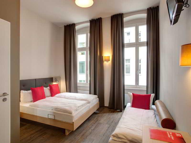 Meininger Hotel Berlin Mitte Esterno foto