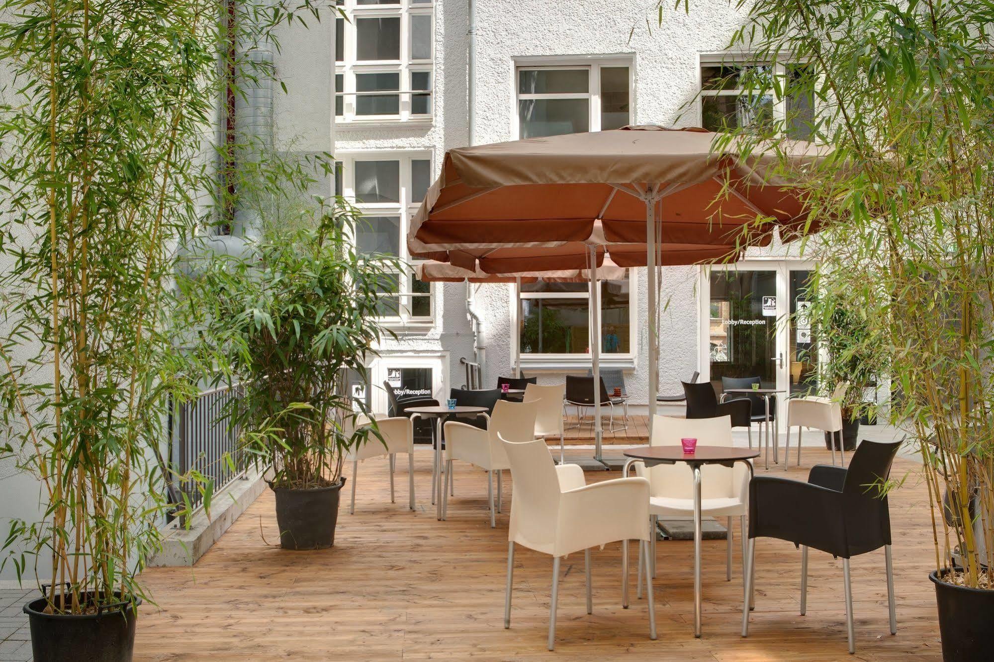 Meininger Hotel Berlin Mitte Esterno foto